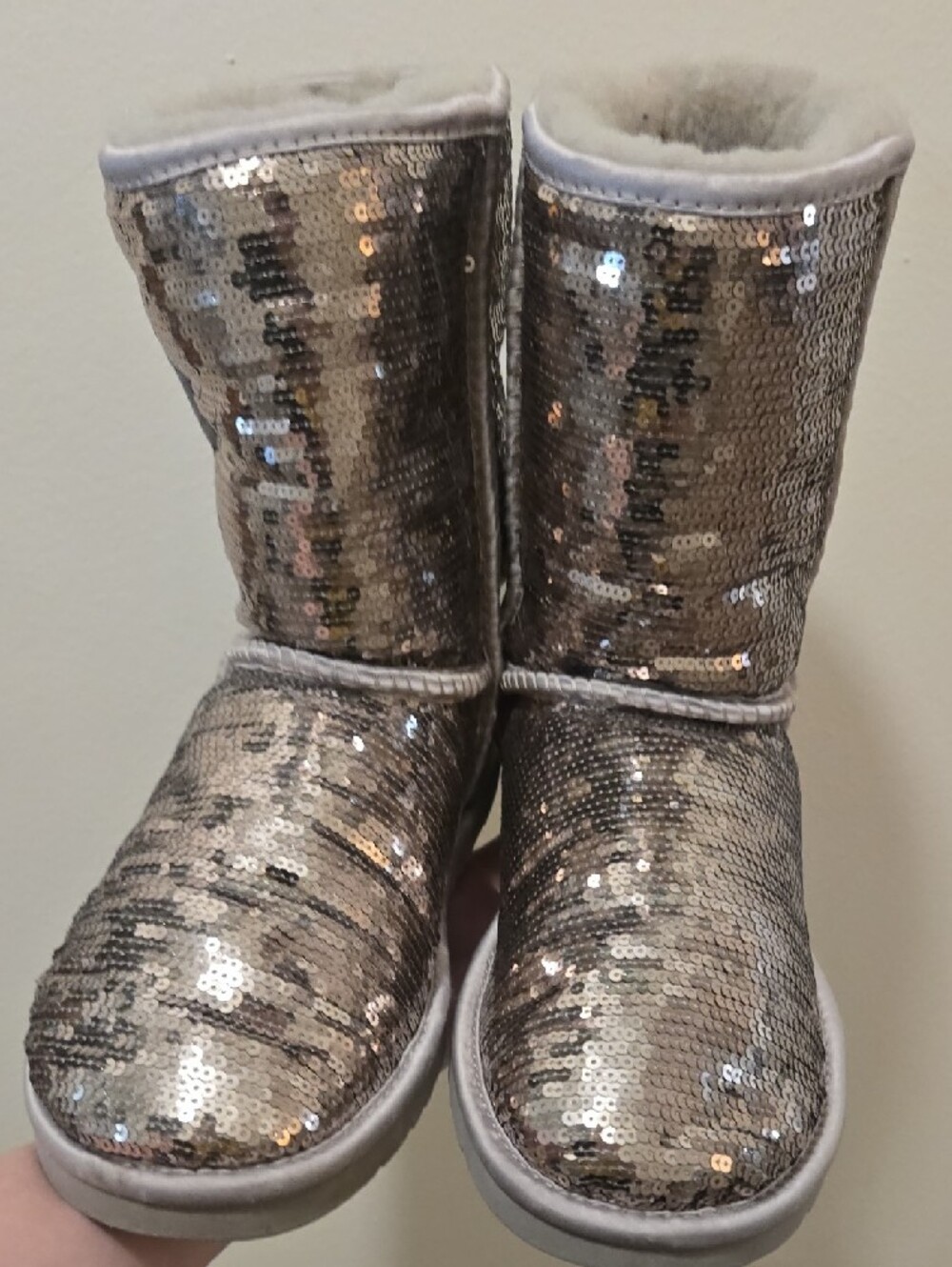 UGG Australia Classic Short Sequin Boots Silver Women's Size 9 - Picture 4 of 9